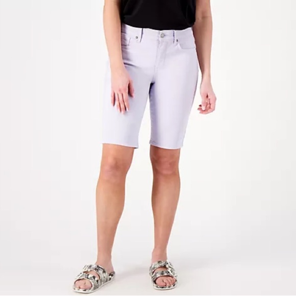 NYDJ “Briella” Lift & Tuck Technology Cuffed Bermuda Lt Pink Shorts. Size 14